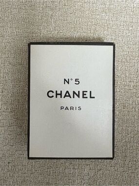 CHANEL N°5 Paris perfume